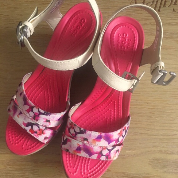 CROCS Shoes - Pink crocs wedge heeled shoes